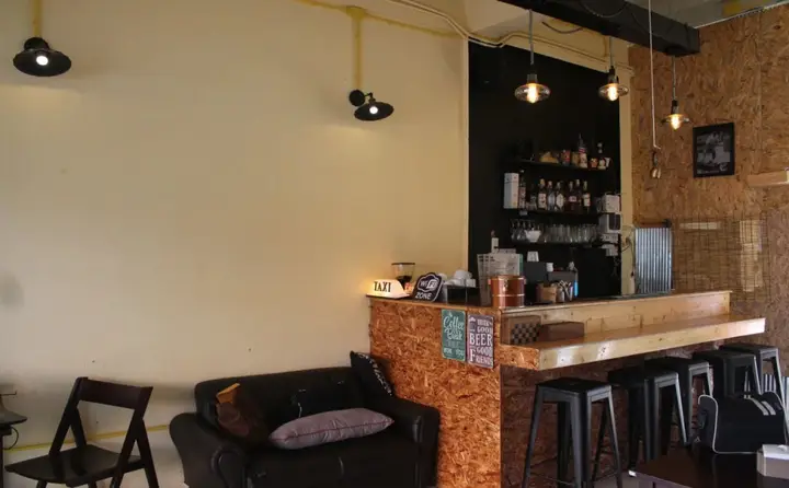 Краби: Follow Your Heart Hostel & Cafe