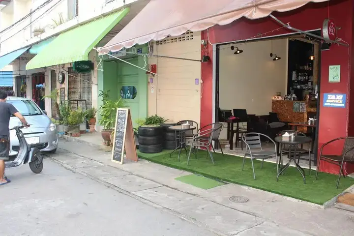Краби: Follow Your Heart Hostel & Cafe