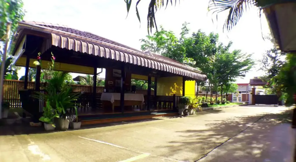 Накхонситхаммарат: Khum Nakhon Hotel