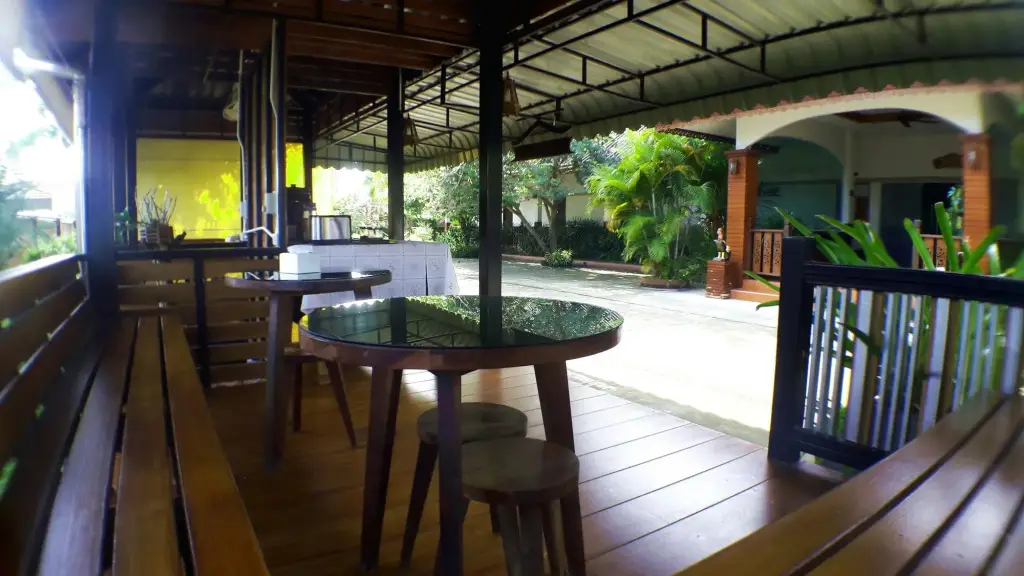 Накхонситхаммарат: Khum Nakhon Hotel