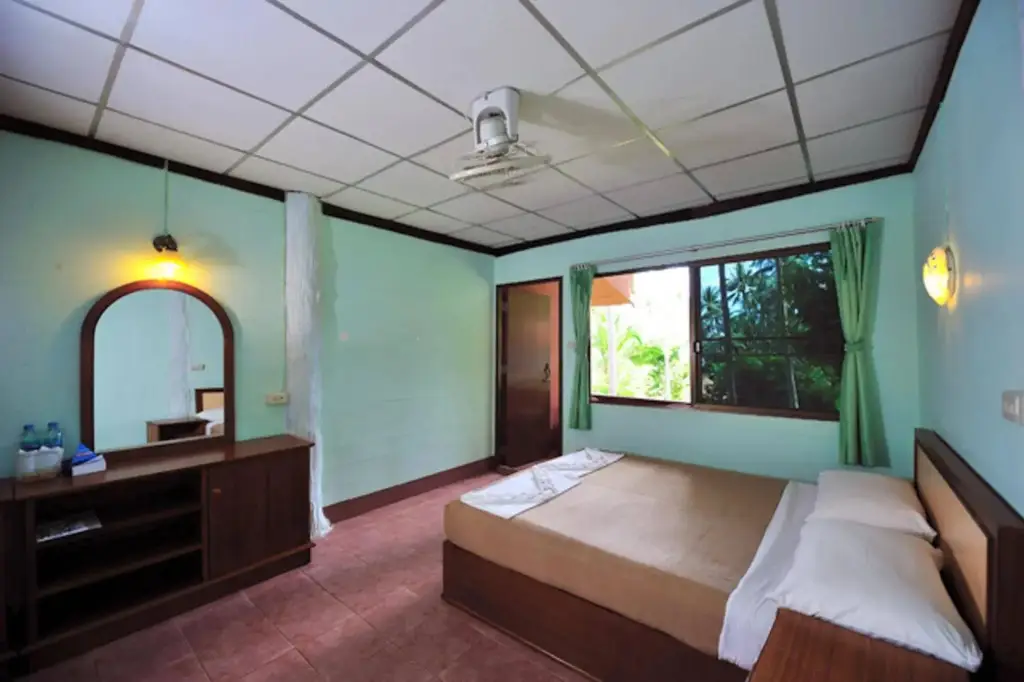 главный пляж: Koh Ngai Resort Trang