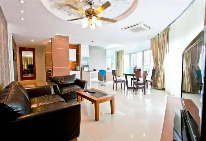 Паттайя: Royal Beach View Suites
