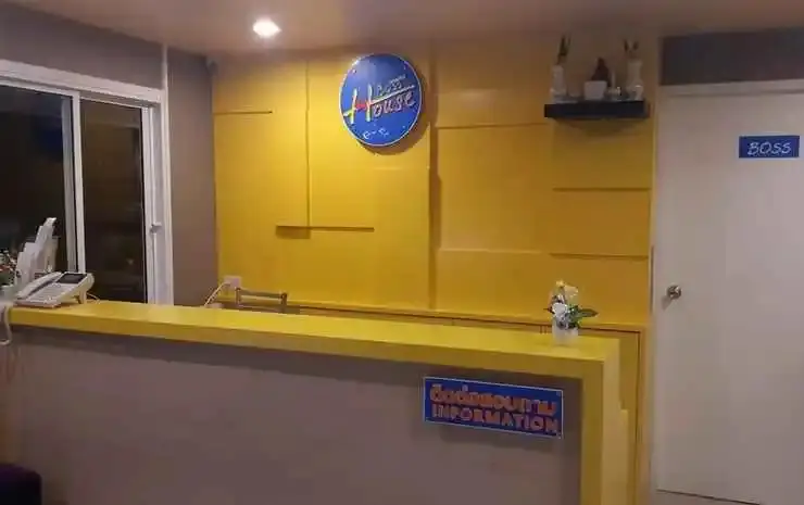 Накхонситхаммарат: Boss House Hotel