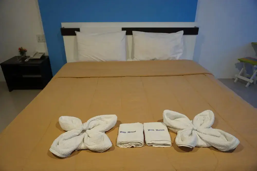 Накхонситхаммарат: Boss House Hotel