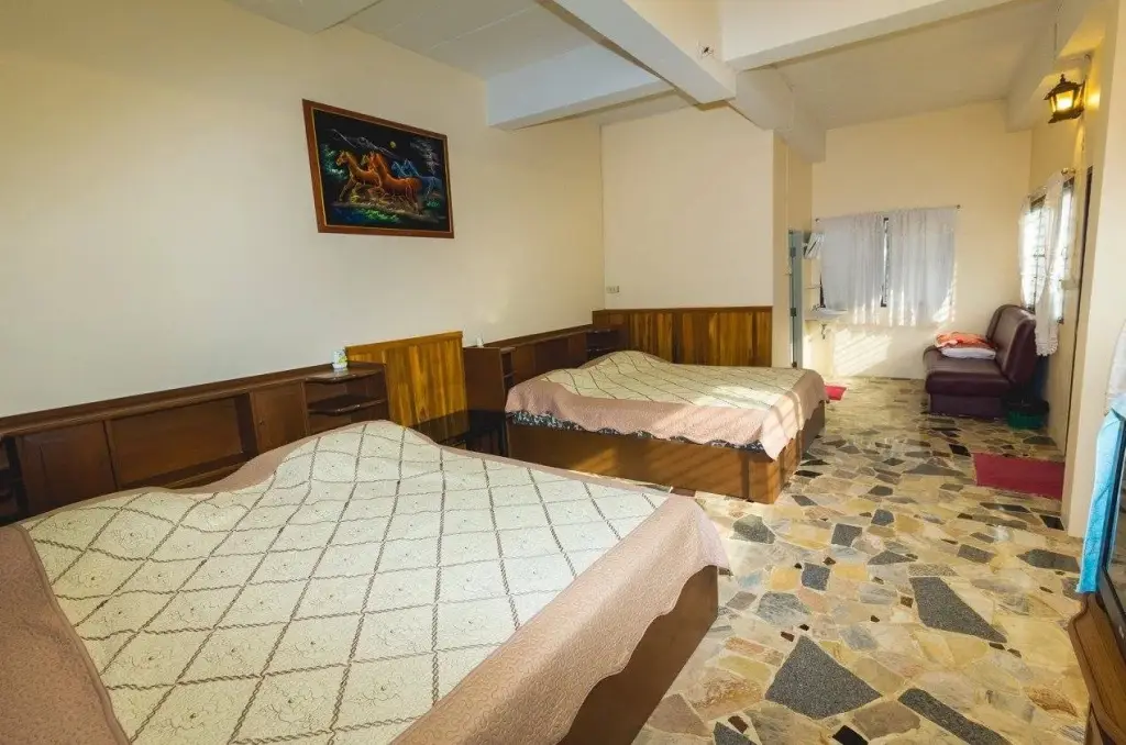 Тха Кра Дан: Naphatphorn Resort