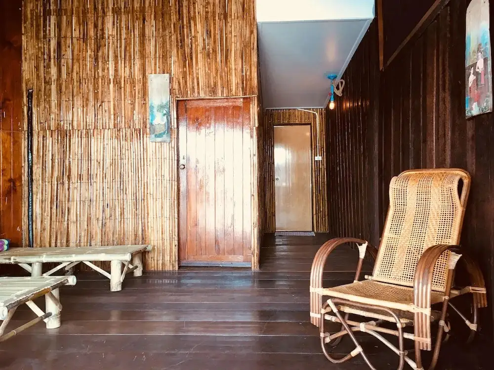 Самутсонгкхрам: River House at Wat-Yai