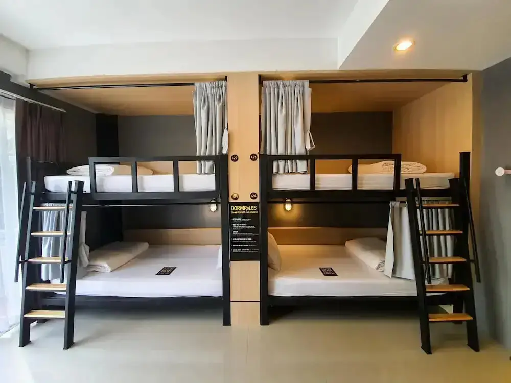 Краби: Reset Hostel