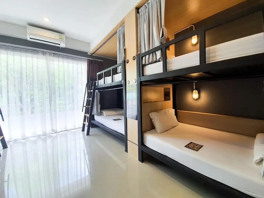 Краби: Reset Hostel
