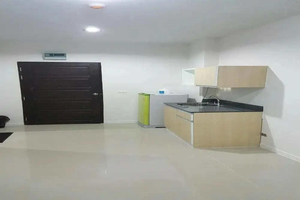 Сураттхани: Gozone Condotel