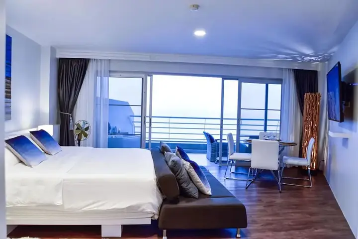 Чаам: Sandy Beach Condo 15E
