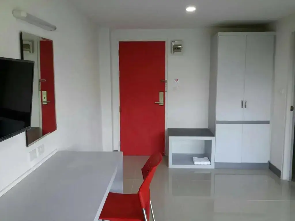 Хатъяй: Sakura Budget Hotel