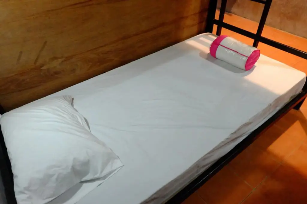 Мэй-Хаад-Бэй: White Jail @ Koh Tao hostel