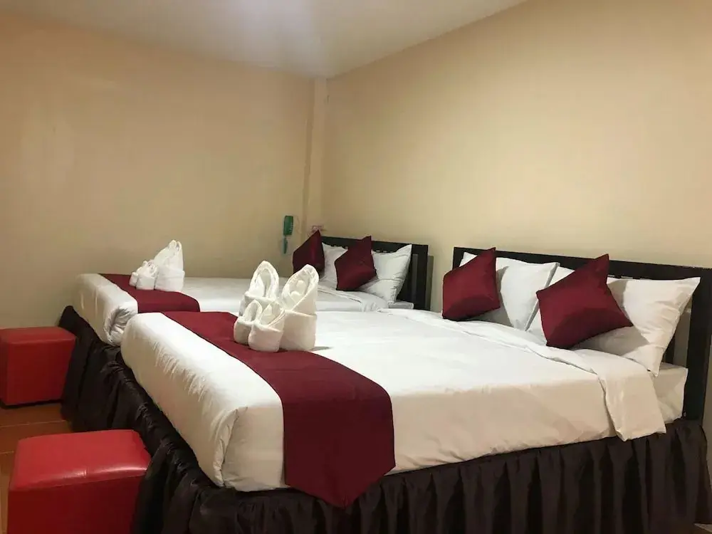 Та Кат Нгау: Am Amoonds Hotel