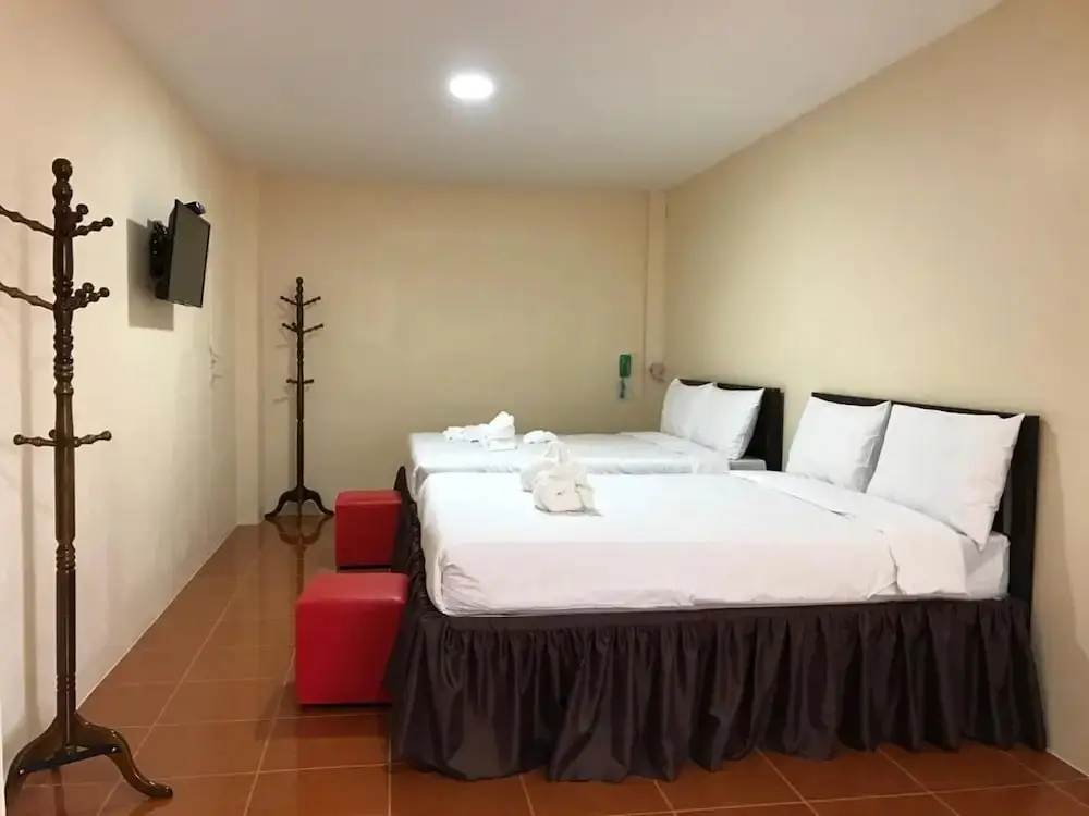 Та Кат Нгау: Am Amoonds Hotel