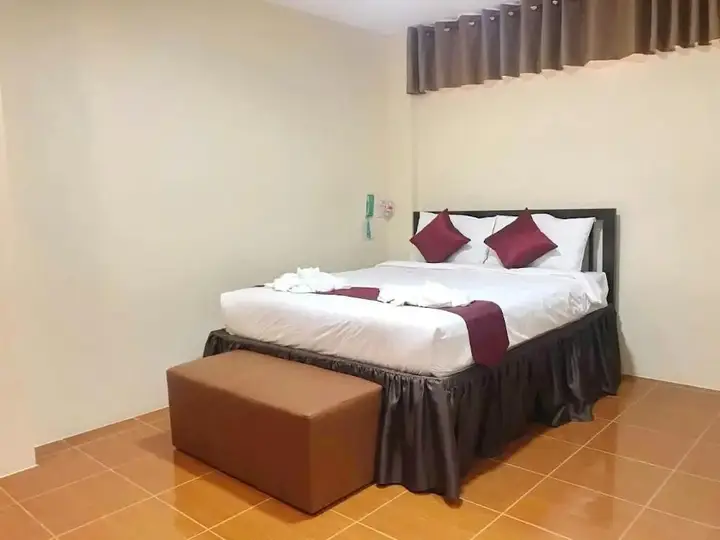 Та Кат Нгау: Am Amoonds Hotel