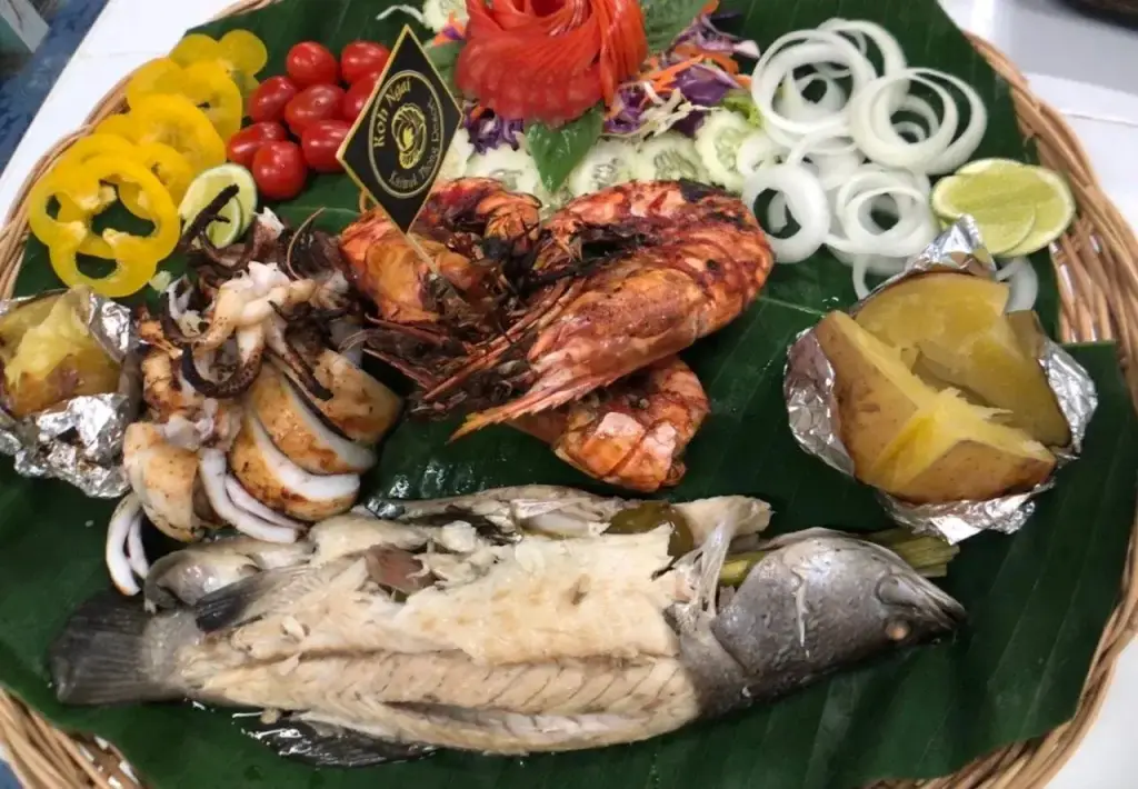 главный пляж: Koh Ngai KaiMuk Thong Resort