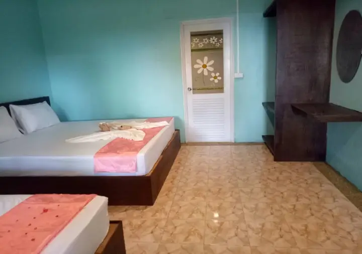 главный пляж: Koh Ngai KaiMuk Thong Resort
