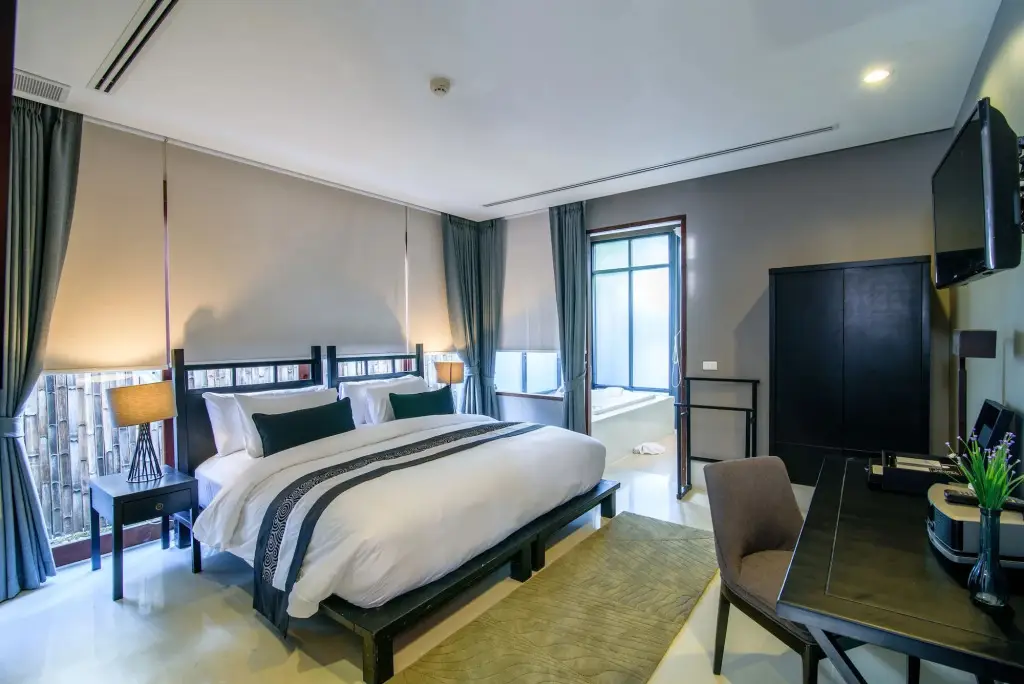Чаам: The Palayana Hua Hin