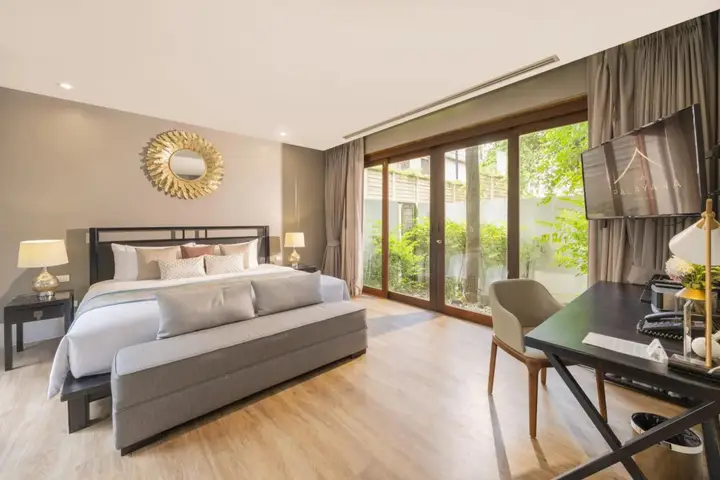 Чаам: The Palayana Hua Hin