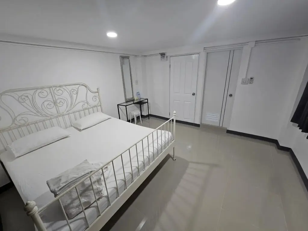 Бангкок: Loft 21 Apartment Romklao