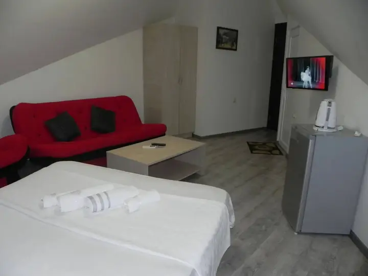 Батуми: Hotel Leon