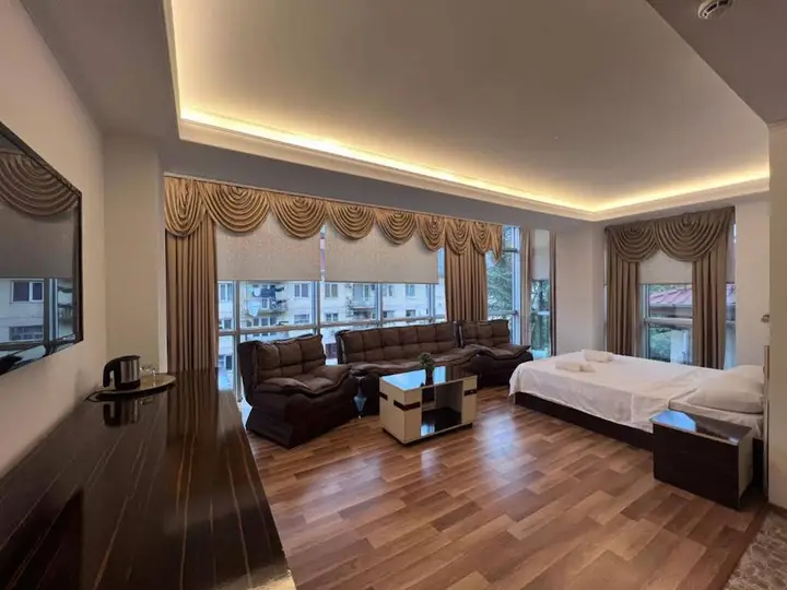 Батуми: Hotel Argo