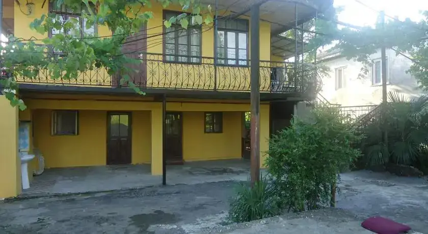 Батуми: Dom Cottage