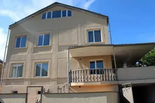 Family & Friends Guest house — фото 1