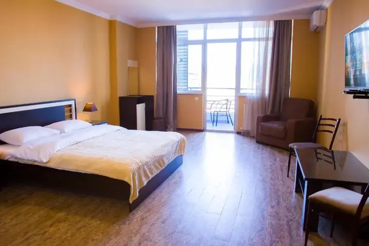 Батуми: Pirosmani Mini Hotel