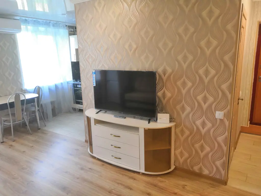 Альметьевск: Апартаменты на Проспекте Строителей 27-3