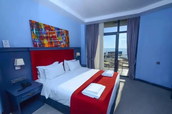 Батуми: REALM Hotel Batumi