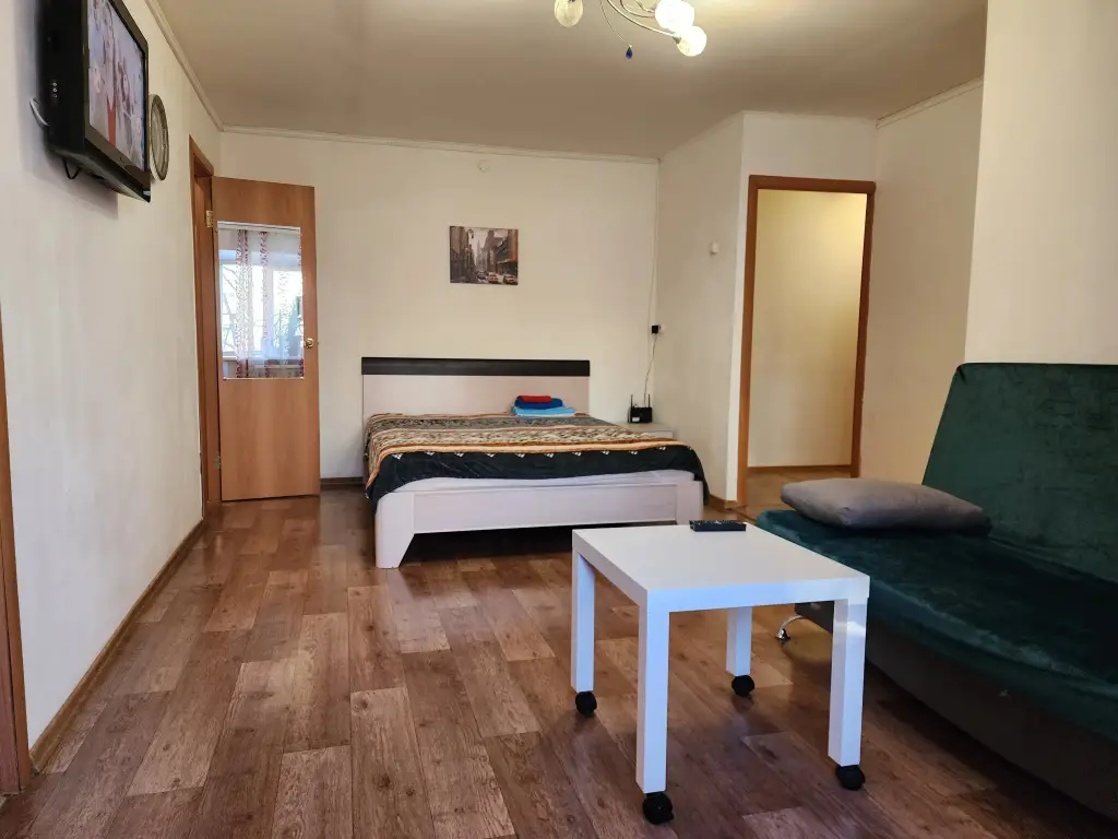 Томск: Na Lenina 6 Apartments