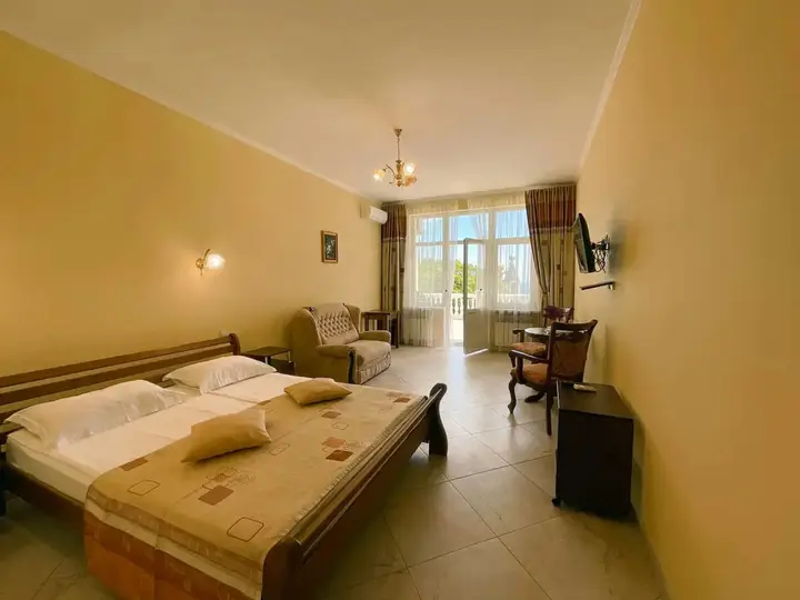 Алупка: Zolotye Kupola Mini Hotel