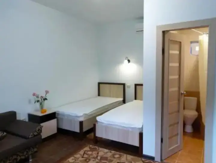 Пицунда: Guest House Kiparis