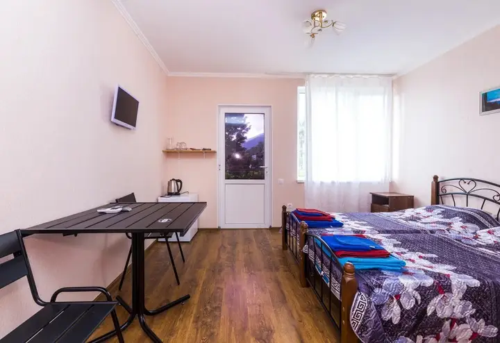 Гагра: Kamila Guesthouse