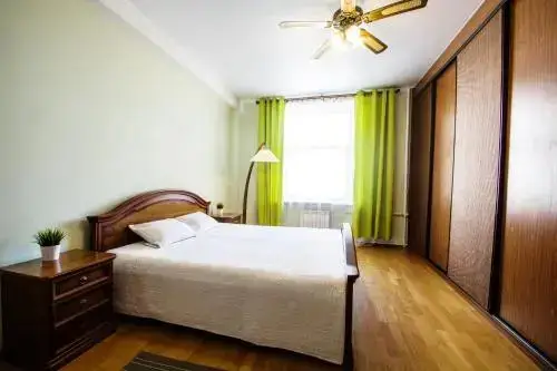 Минск: Aparton Gorodskoy val 9