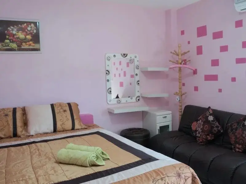 Бури Рам: Woraya Place