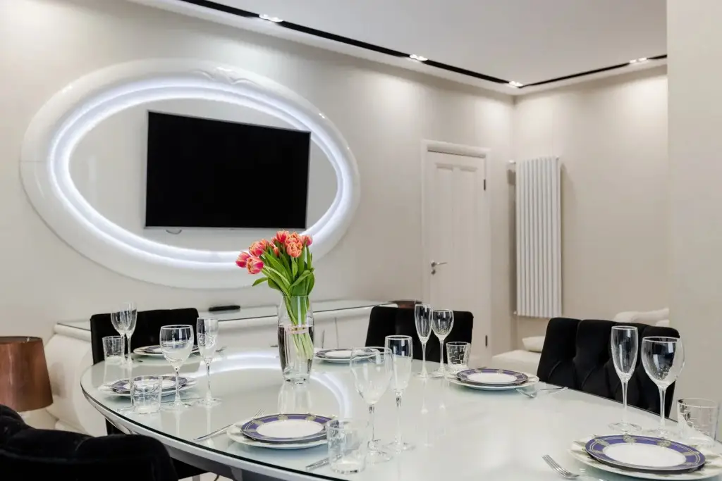 Sukhaparina: Pochtampskaya 6 Apartments
