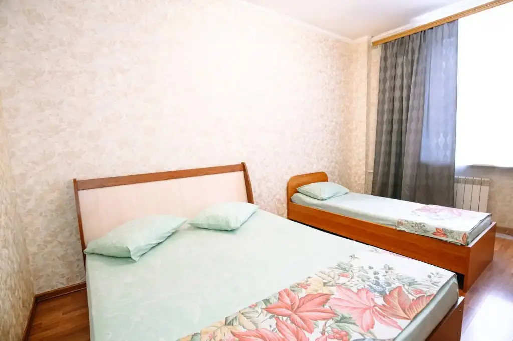 Кемерово: Vesennjaja 6 Trehkomnatnye apartamenty rjadom s Naberezhnoj