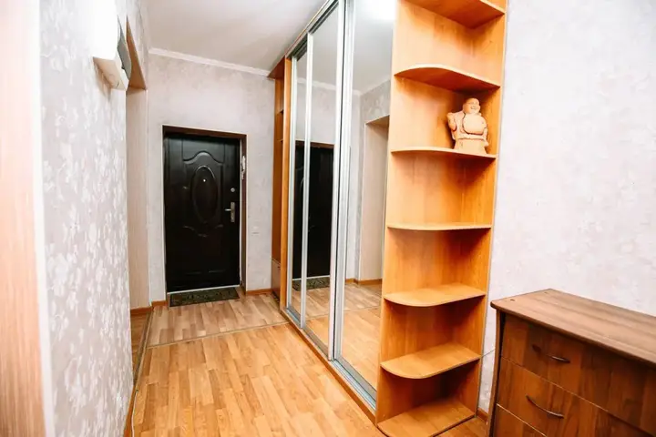 Кемерово: Vesennjaja 6 Trehkomnatnye apartamenty rjadom s Naberezhnoj