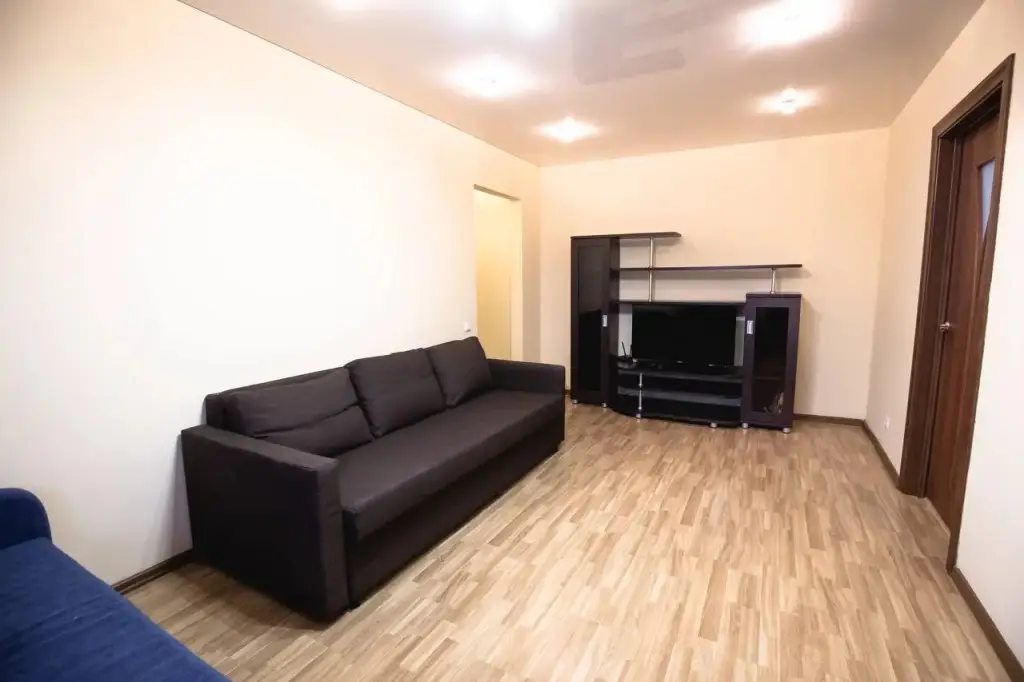 Кемерово: Michurina 15 Chetyrehkomnatnye apartamenty rjadom s KemGU