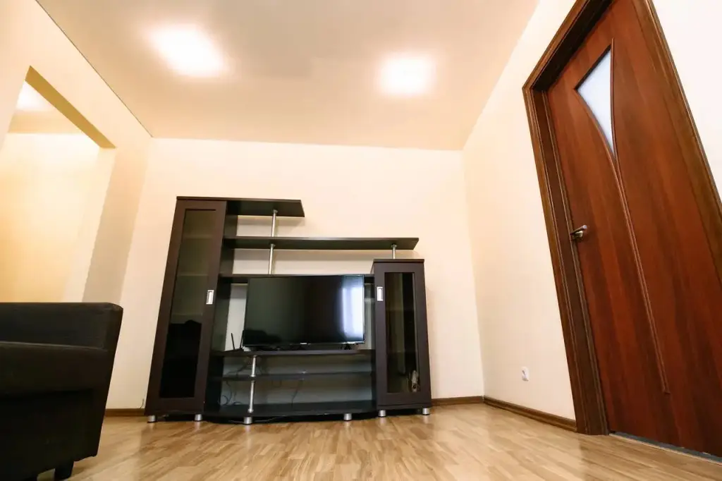 Кемерово: Michurina 15 Chetyrehkomnatnye apartamenty rjadom s KemGU