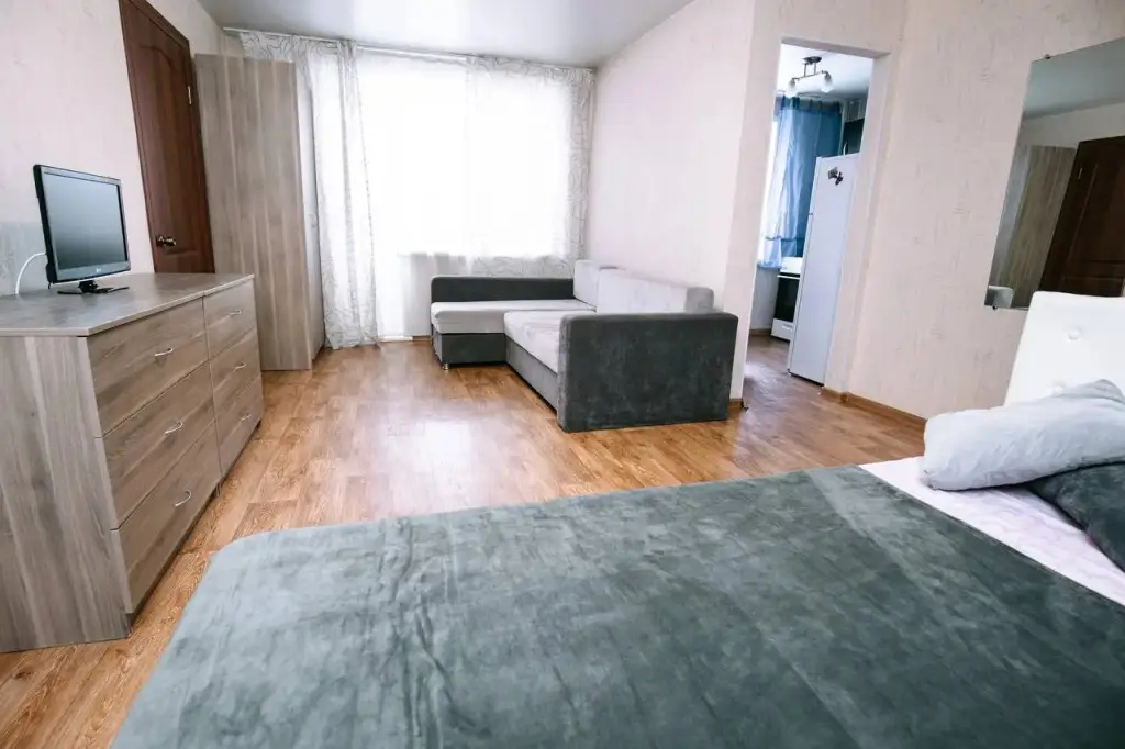 Кемерово: Dzerzhinskogo 10 Dvuhkomnatnye apartamenty v tsentre rjadom s KuzGTU