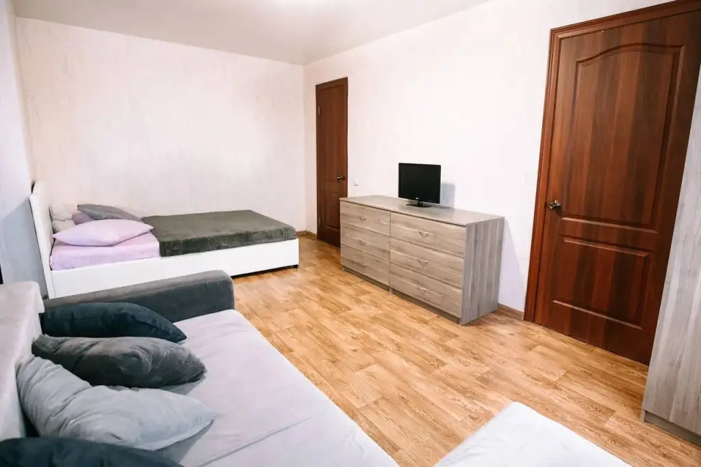 Кемерово: Dzerzhinskogo 10 Dvuhkomnatnye apartamenty v tsentre rjadom s KuzGTU