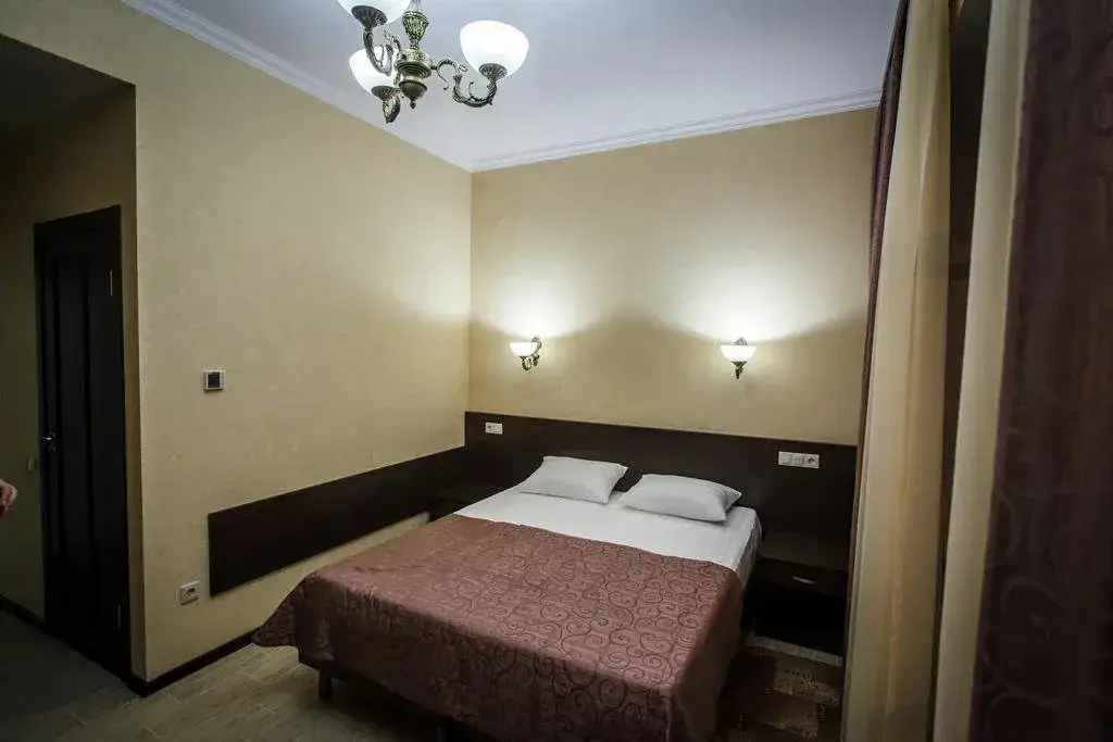 Кабардинка: ТРОЯ