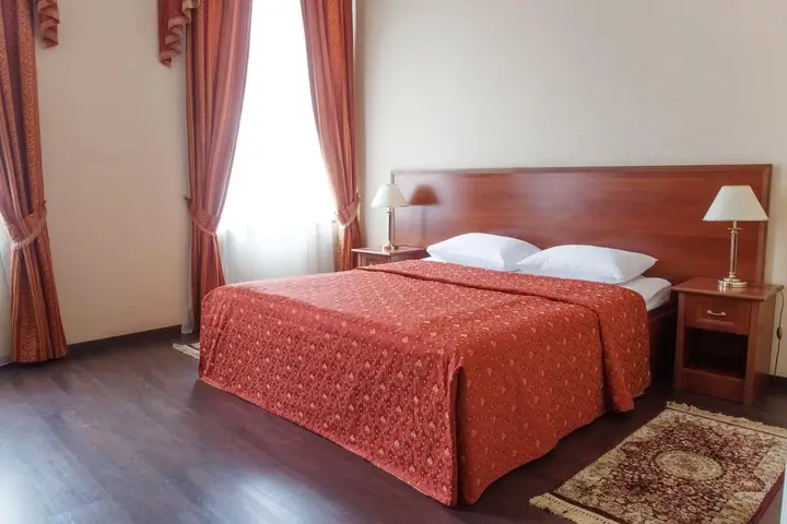 Тосно: Kritik otdy`xaet na Nevskom