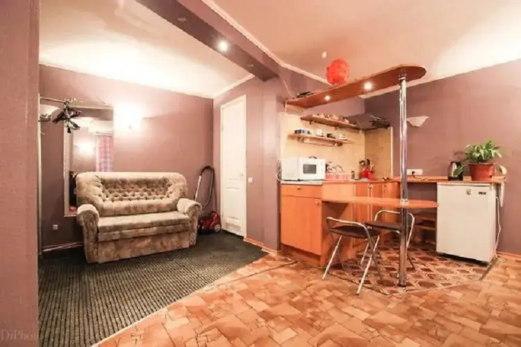 Sukhaparina: Guest apartment on the street. M.Konyushennaya, 10