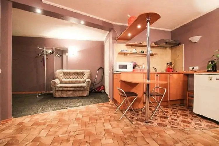 Sukhaparina: Guest apartment on the street. M.Konyushennaya, 10