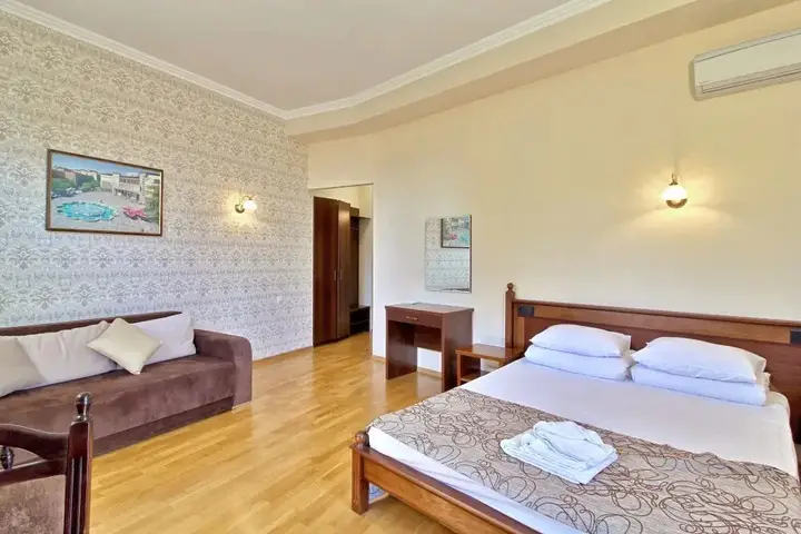 Ялта: Botkin Apartments