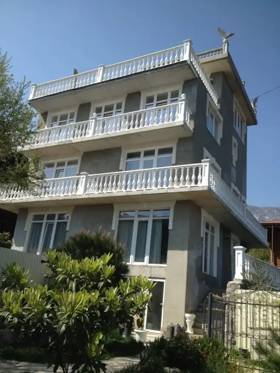 Алупка: Villa Cosa Nostra